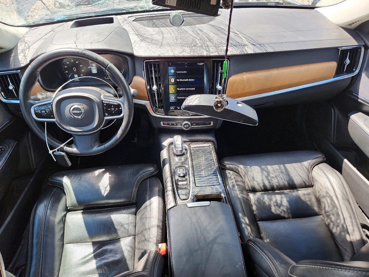 2018 VOLVO S90