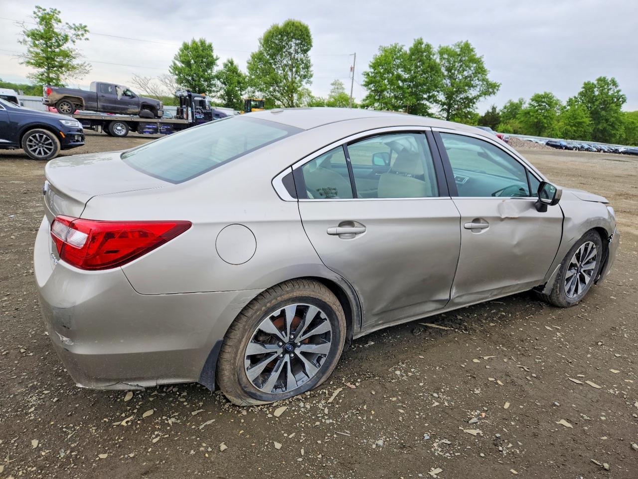 2015 SUBARU Legacy