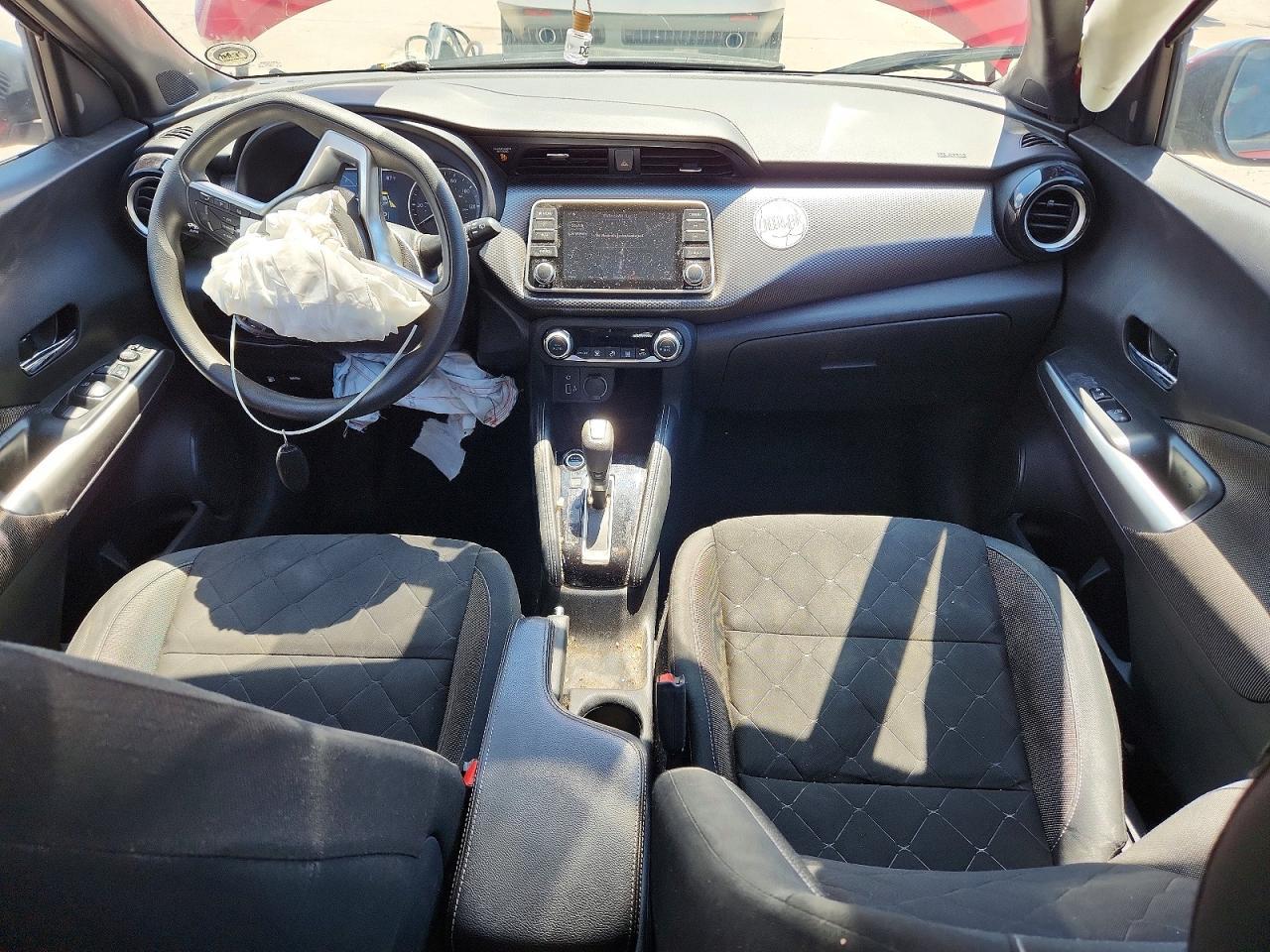 2020 NISSAN KICKS