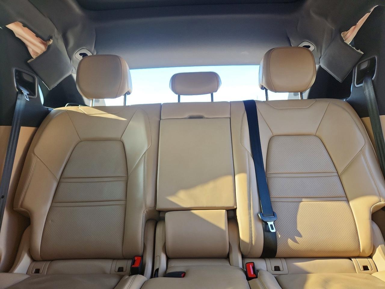 2020 PORSCHE CAYENNE