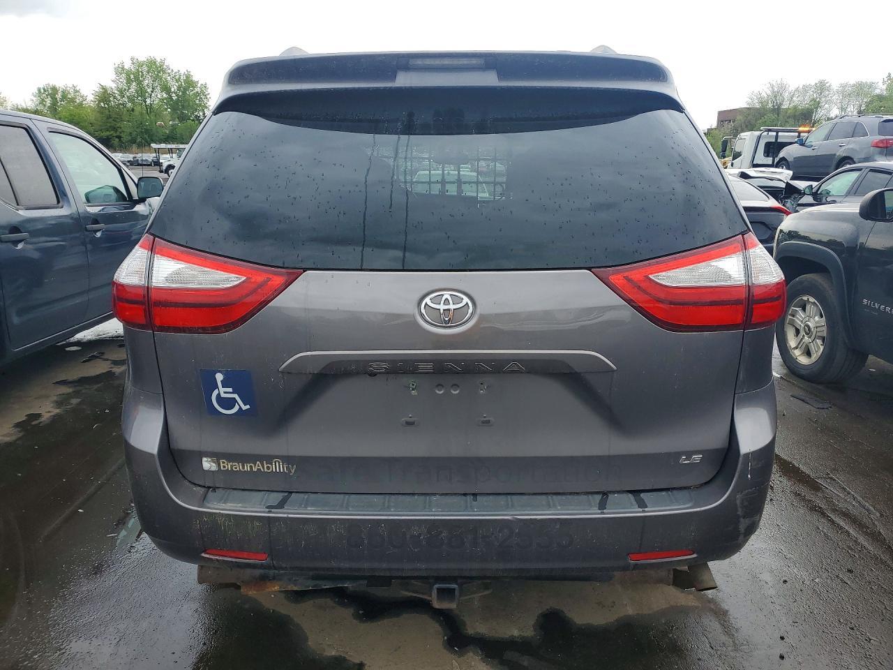 2016 TOYOTA SIENNA