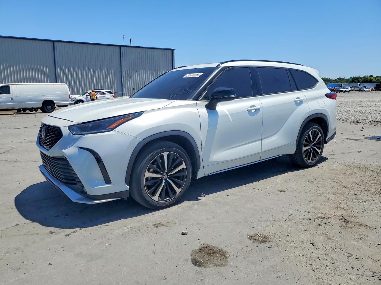 2022 TOYOTA HIGHLANDER