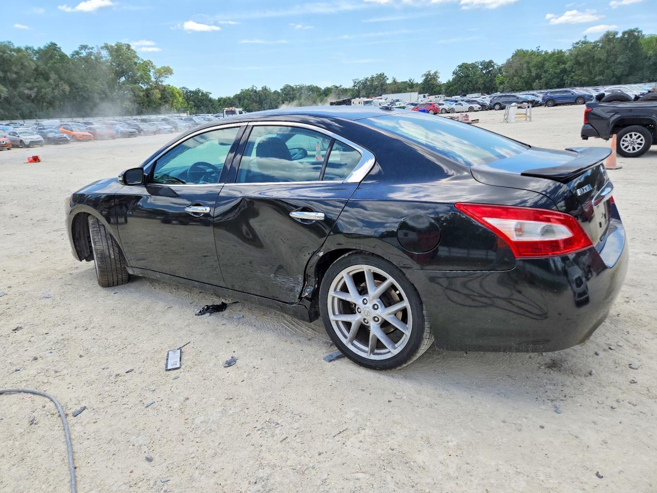 2009 NISSAN Maxima