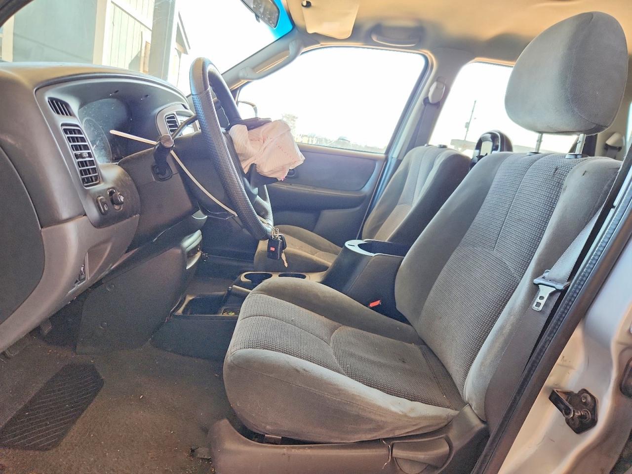 2004 MAZDA Tribute