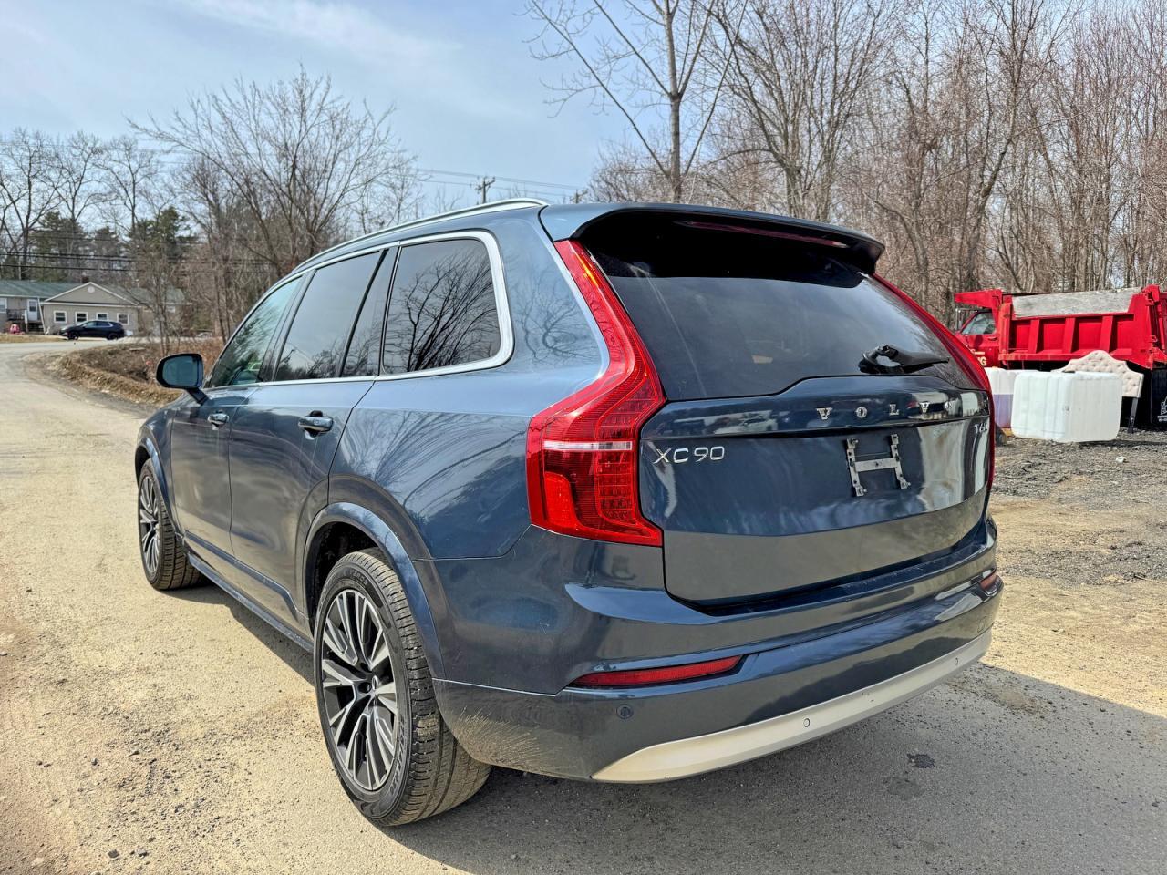 2022 VOLVO XC90