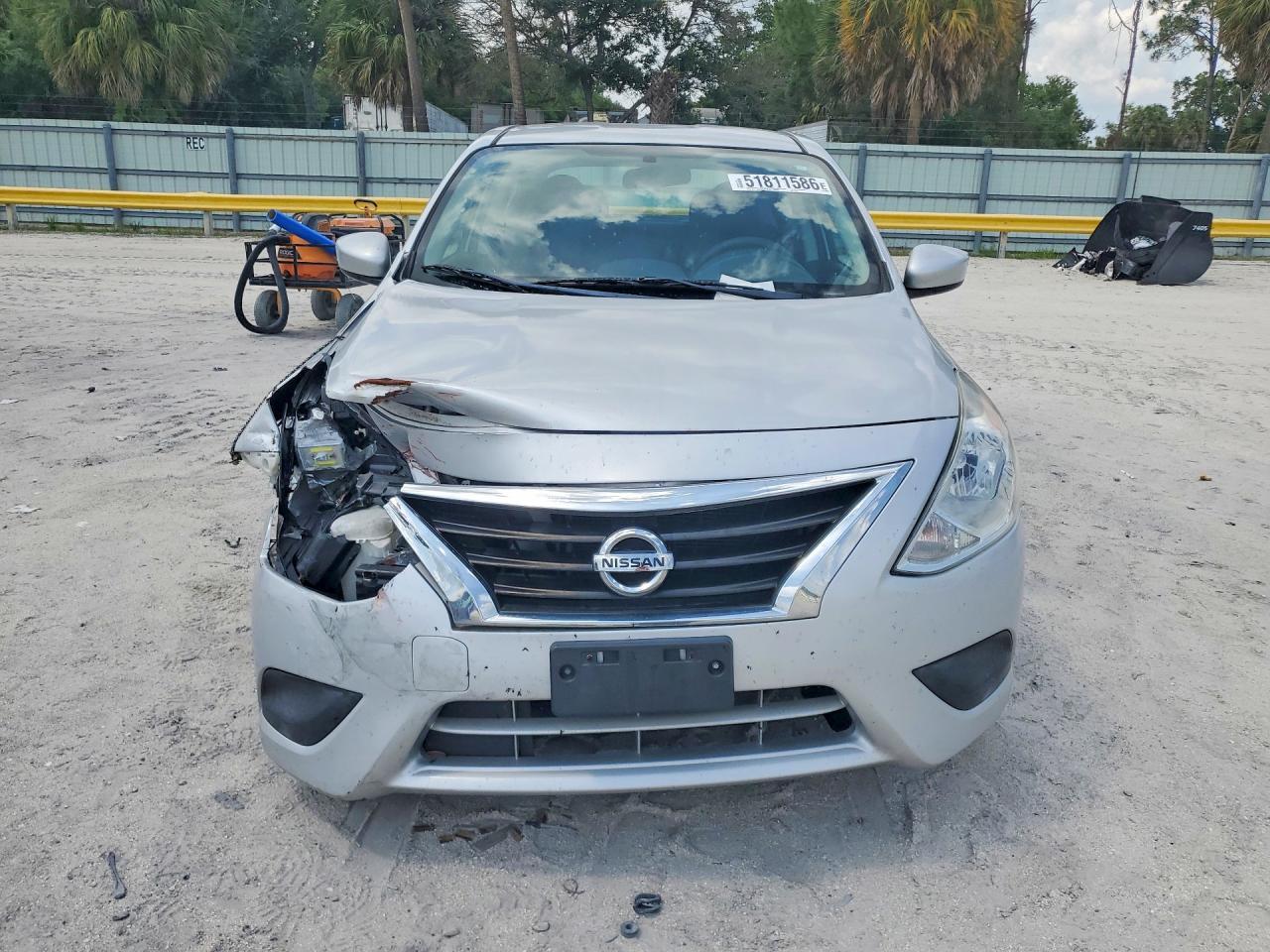 2017 NISSAN VERSA