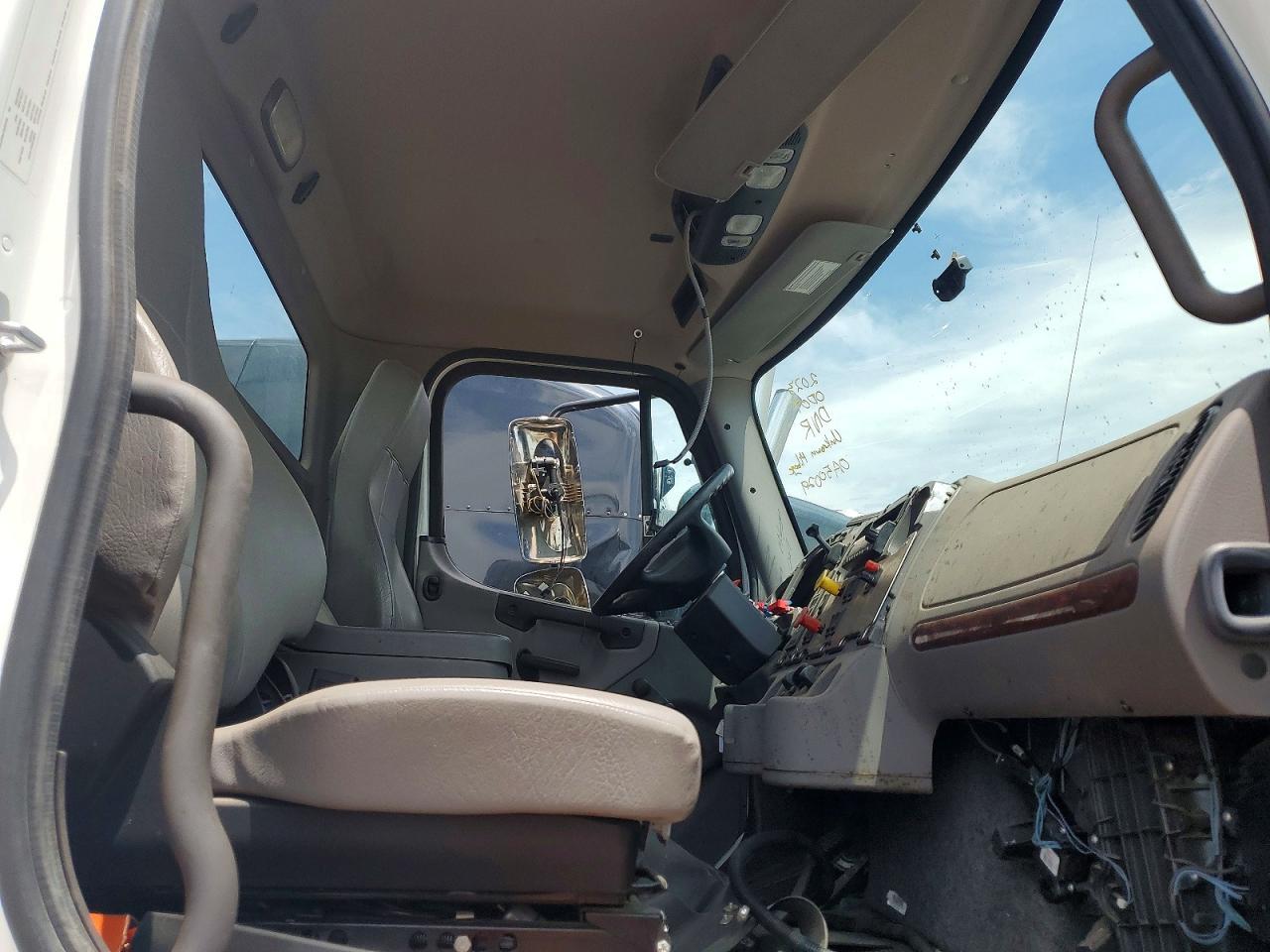 2023 FREIGHTLINER 108sd