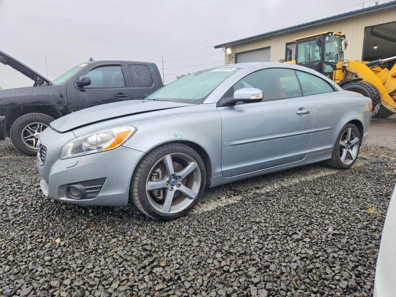 2011 VOLVO C70