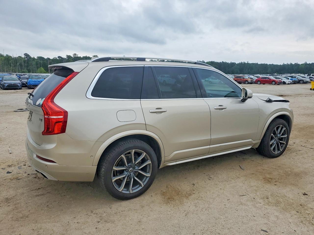 2018 VOLVO XC90