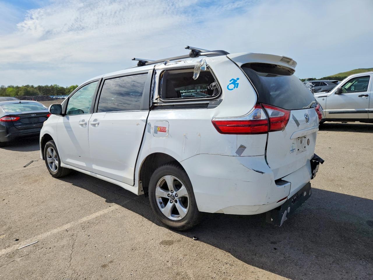 2018 TOYOTA Sieanna
