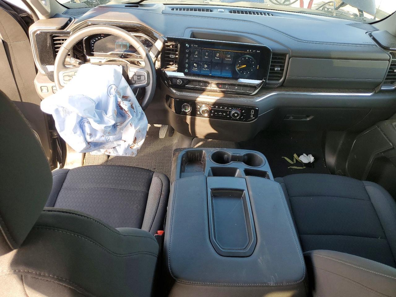 2024 CHEVROLET Silverado