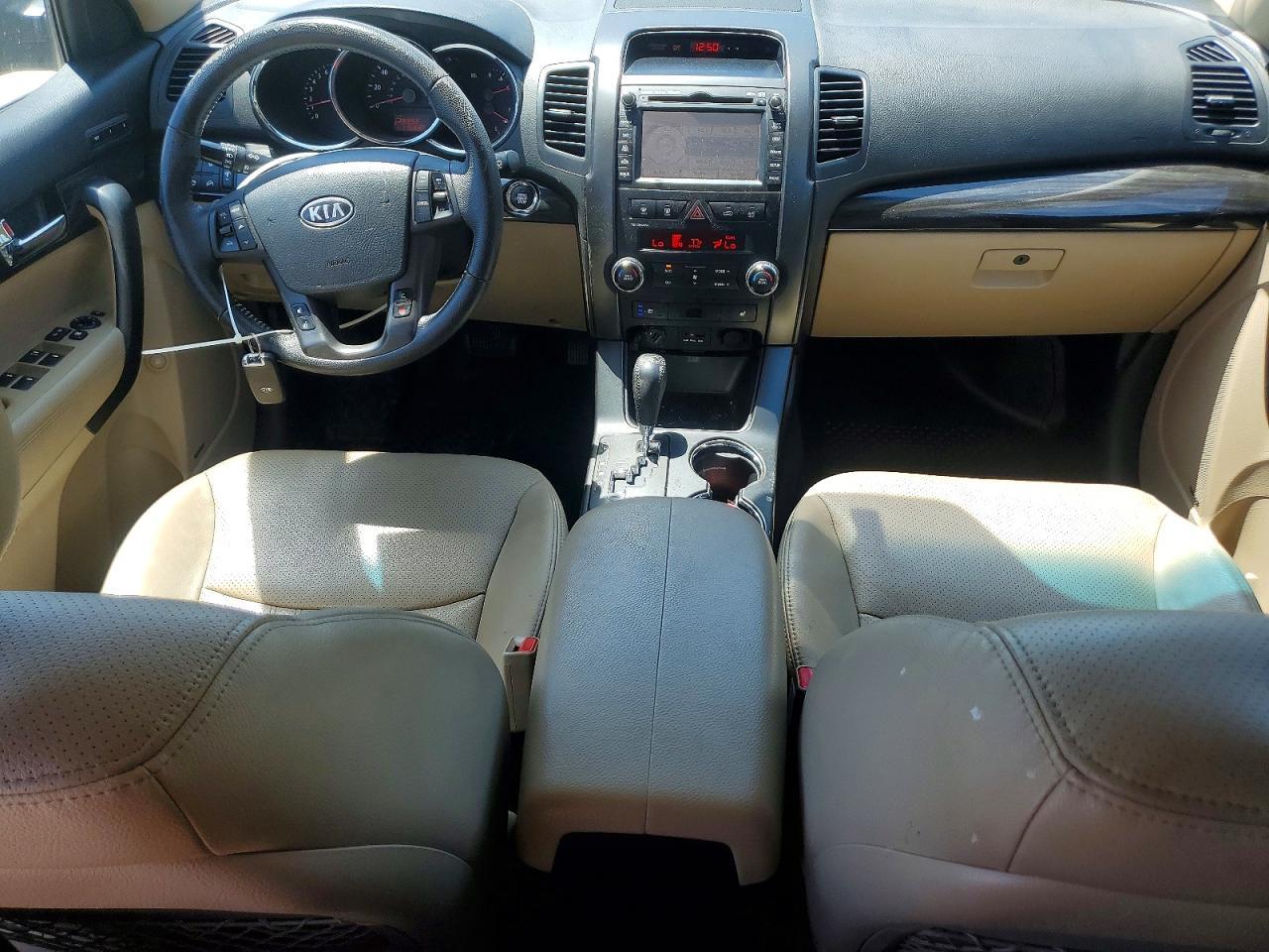 2013 KIA SORENTO