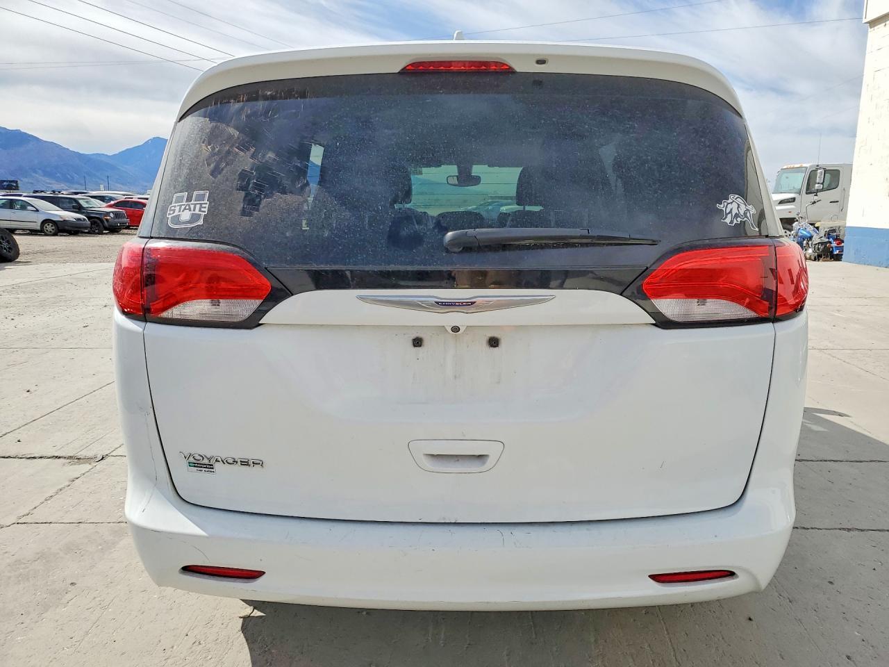 2020 CHRYSLER Voyager