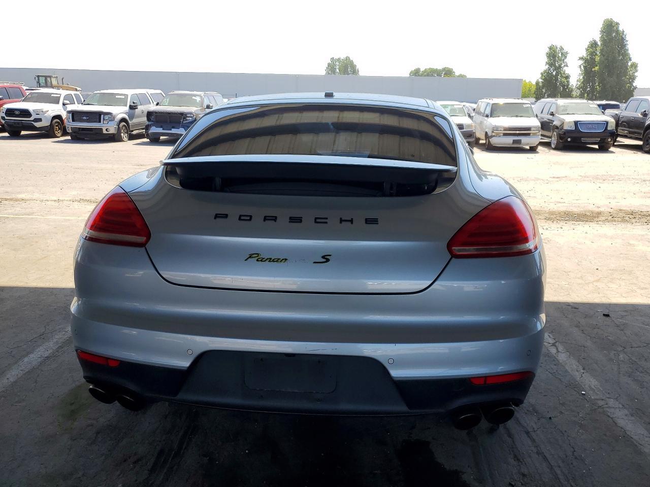 2015 PORSCHE Panamera