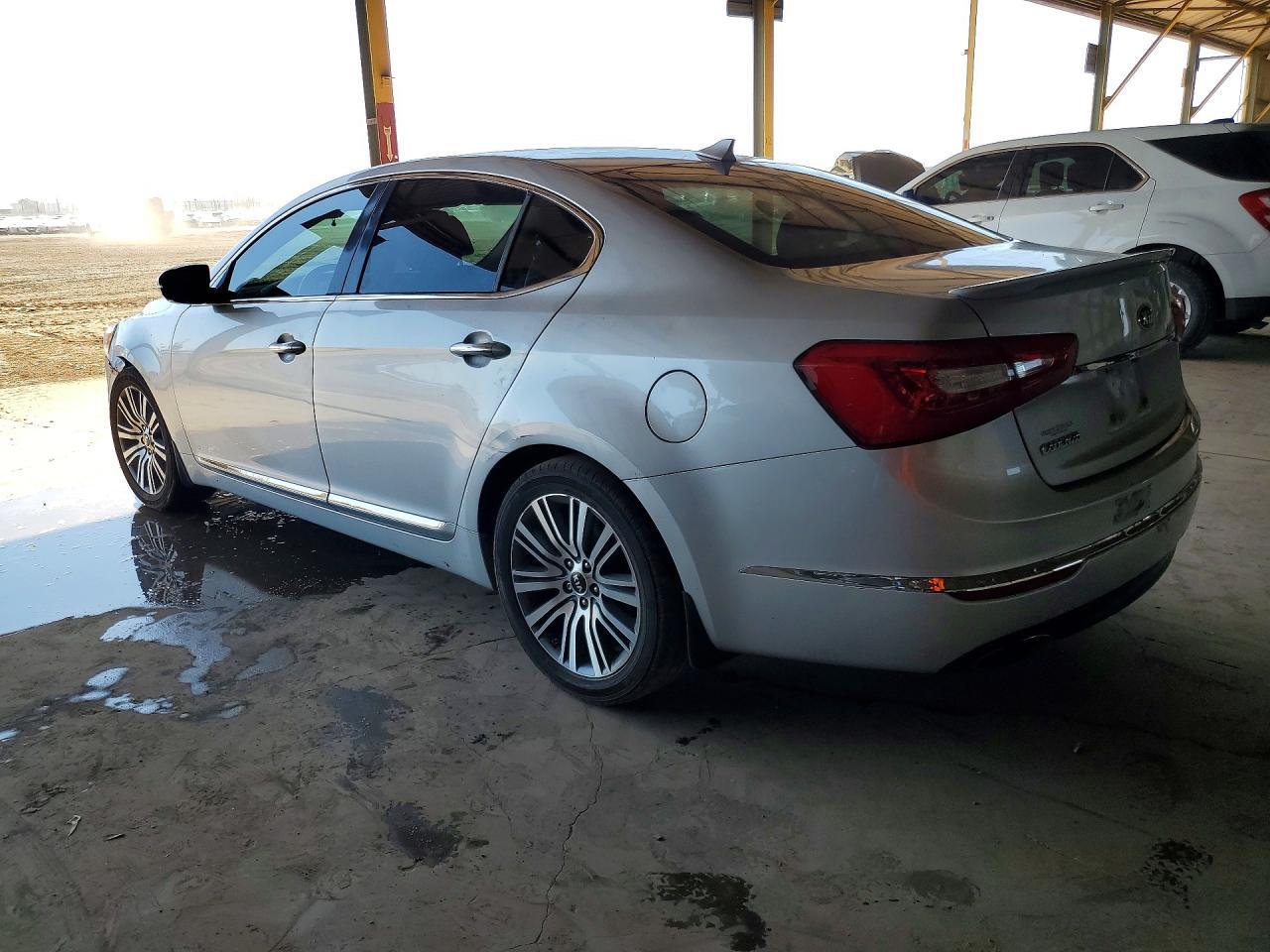 2016 KIA Cadenza