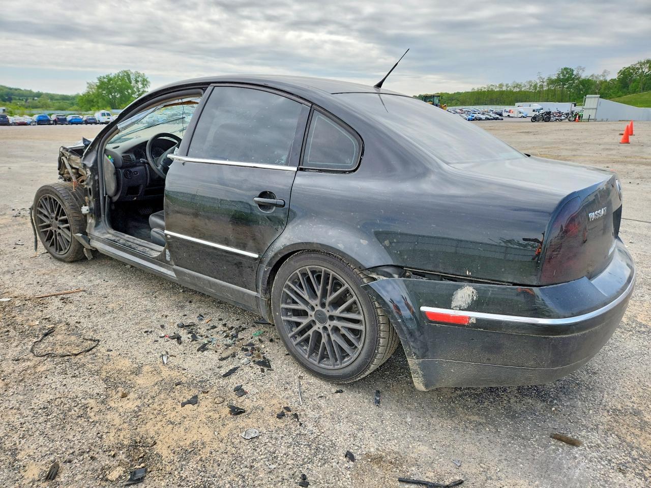 2005 VOLKSWAGEN Passat