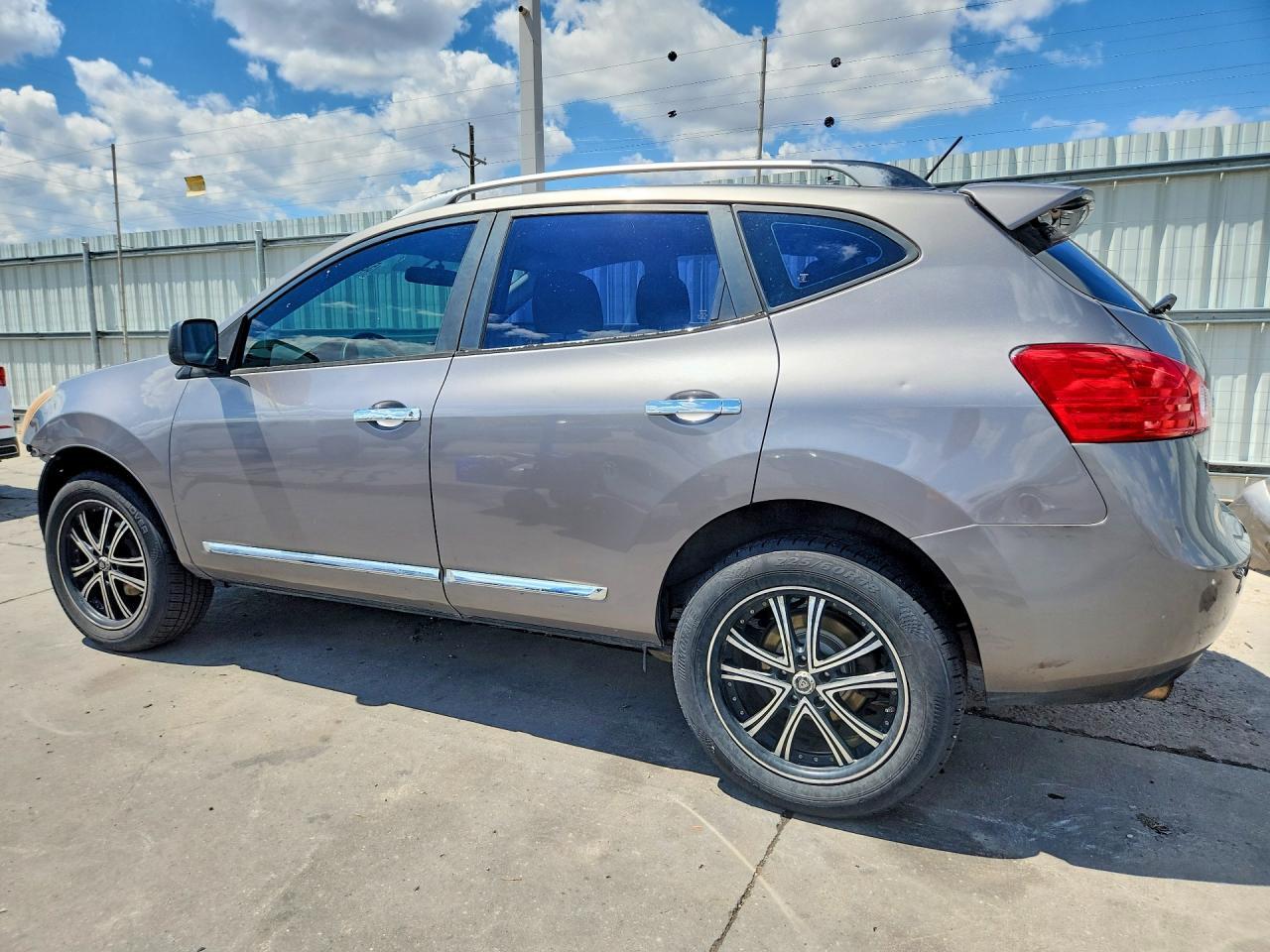 2014 NISSAN ROGUE