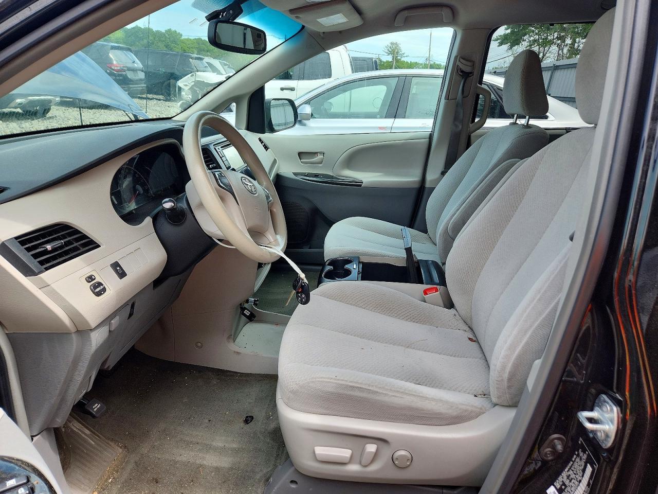 2014 TOYOTA SIENNA