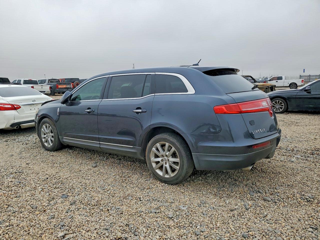 2013 LINCOLN MKT