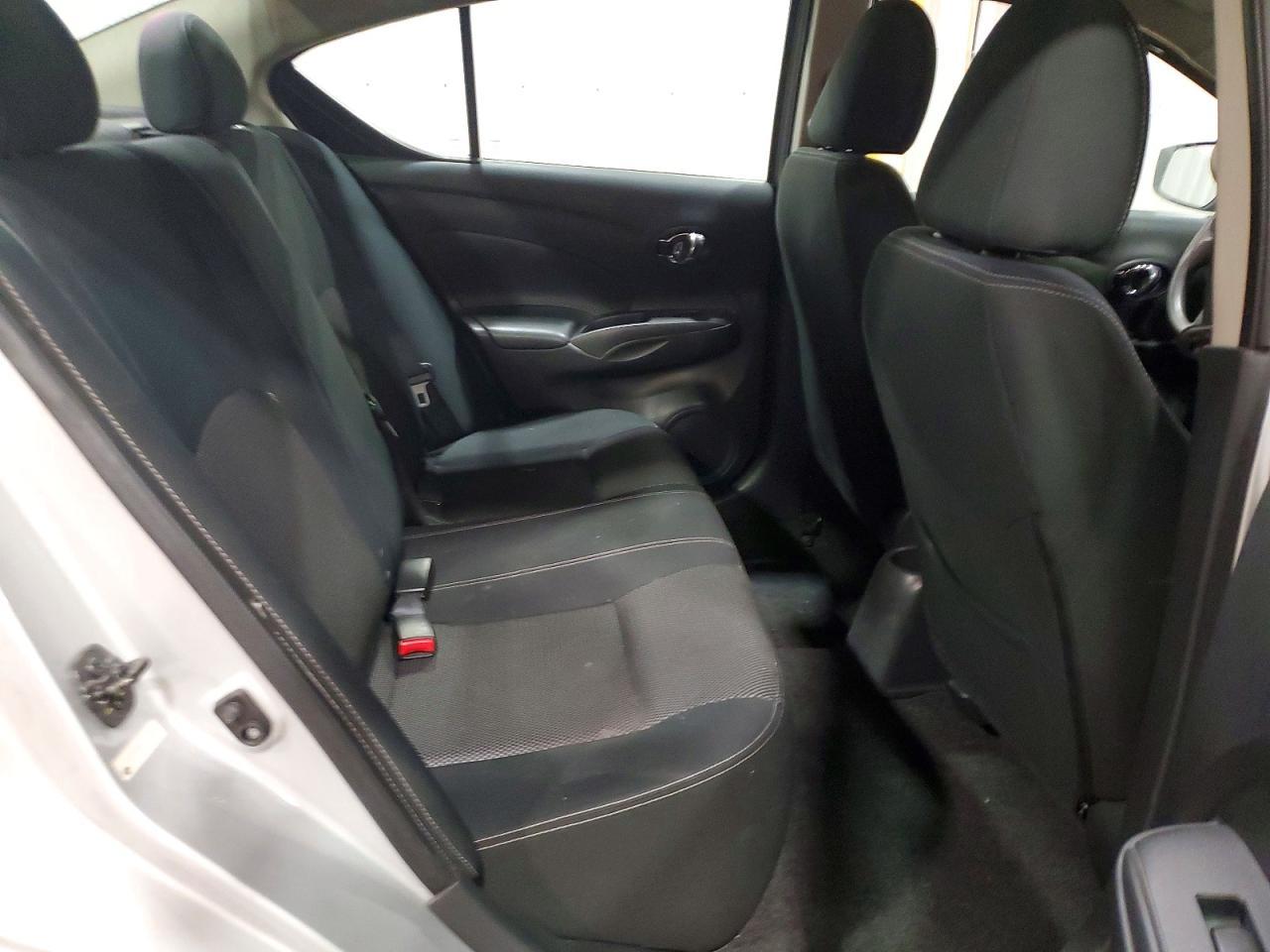 2017 NISSAN VERSA