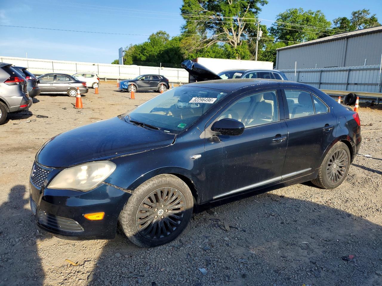 2012 SUZUKI Kizashi