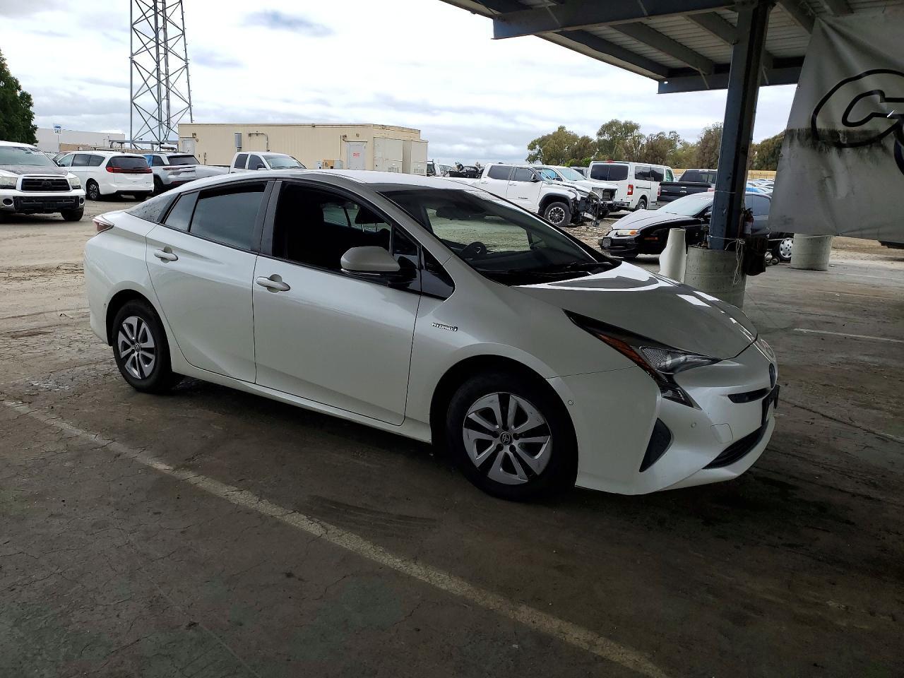 2018 TOYOTA PRIUS