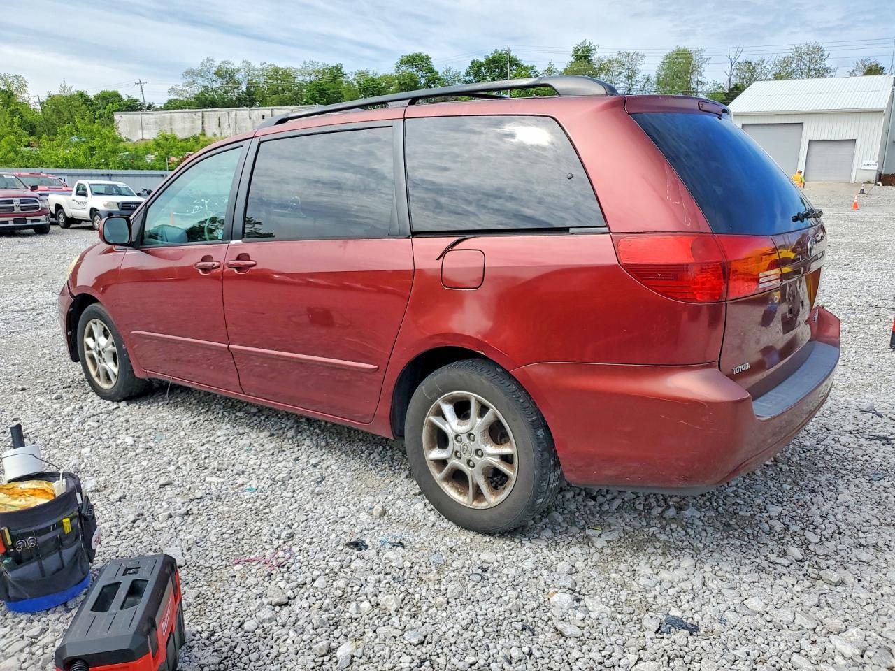 2005 TOYOTA SIENNA
