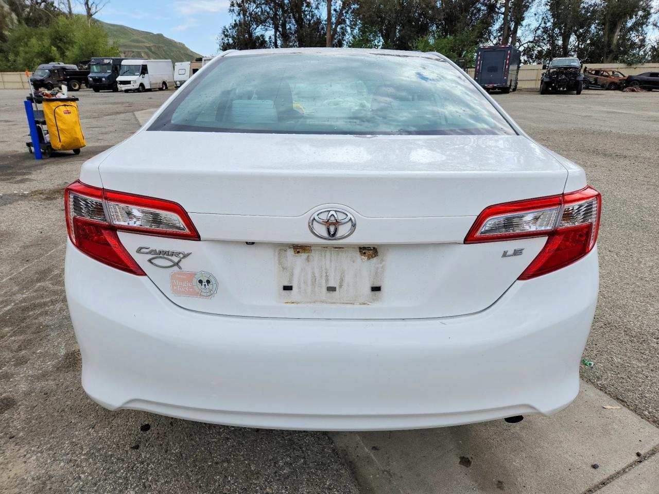 2014 TOYOTA CAMRY