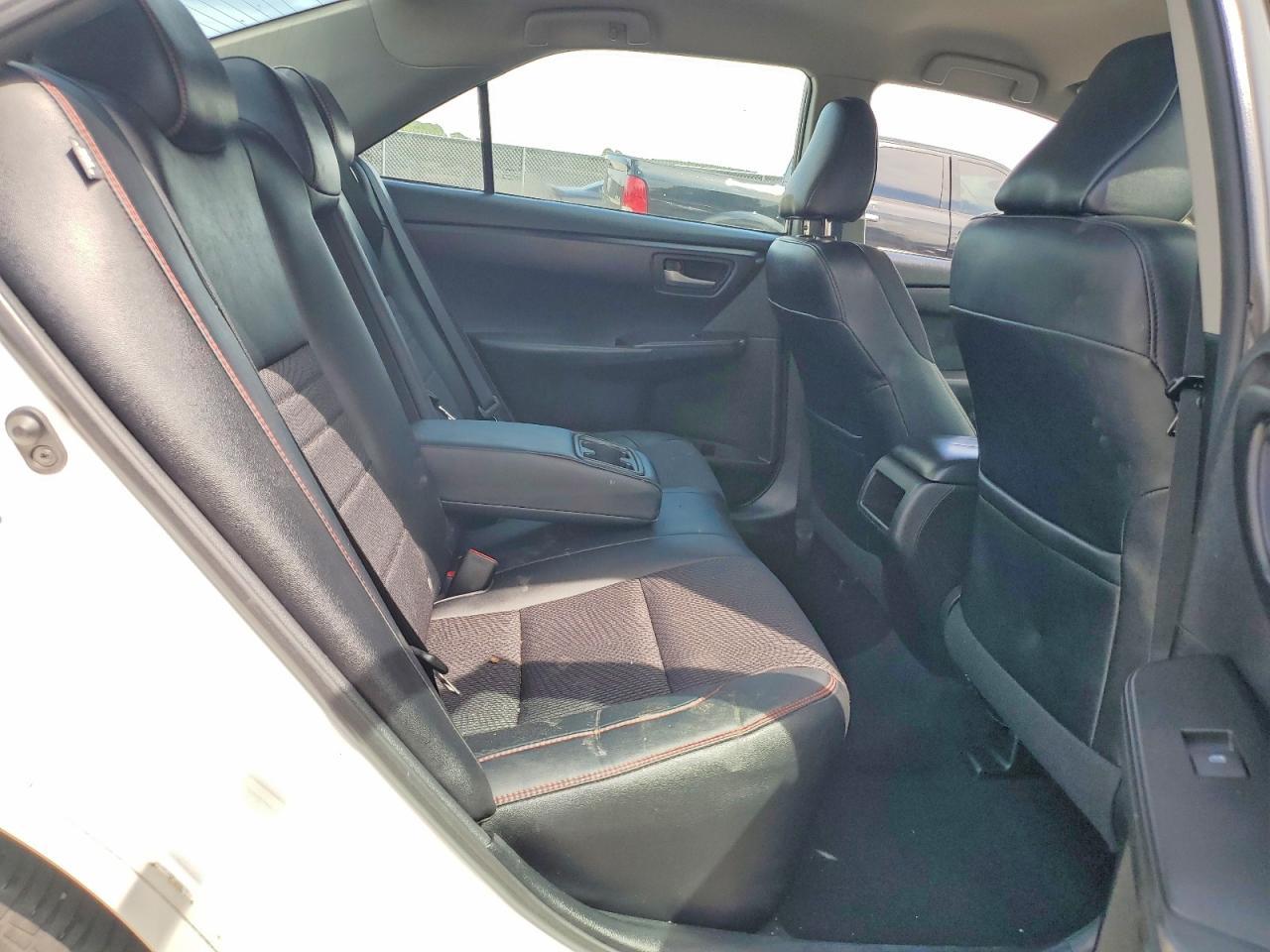 2016 TOYOTA CAMRY