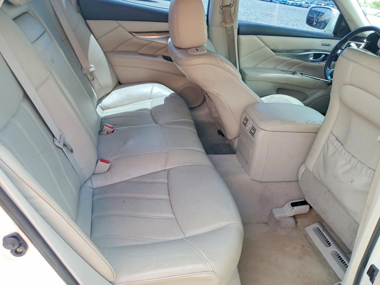 2011 INFINITI M37