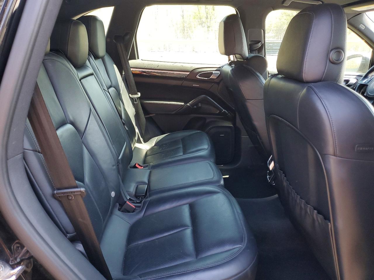 2014 PORSCHE CAYENNE