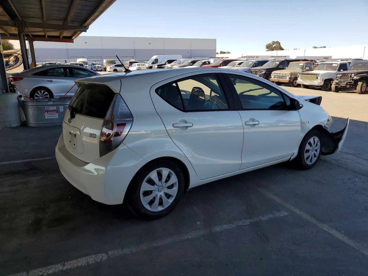 2012 TOYOTA Prius c