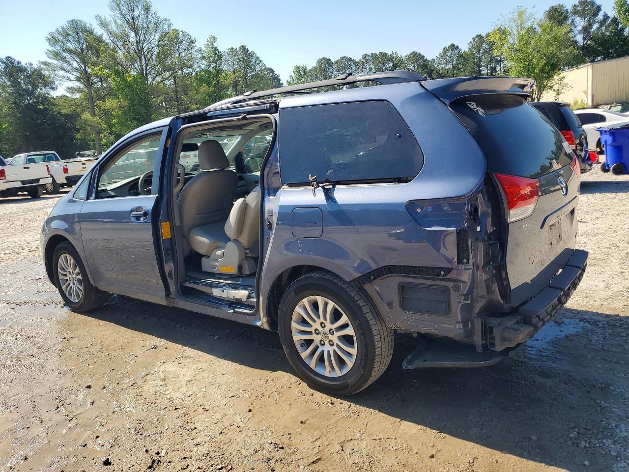 2014 TOYOTA SIENNA