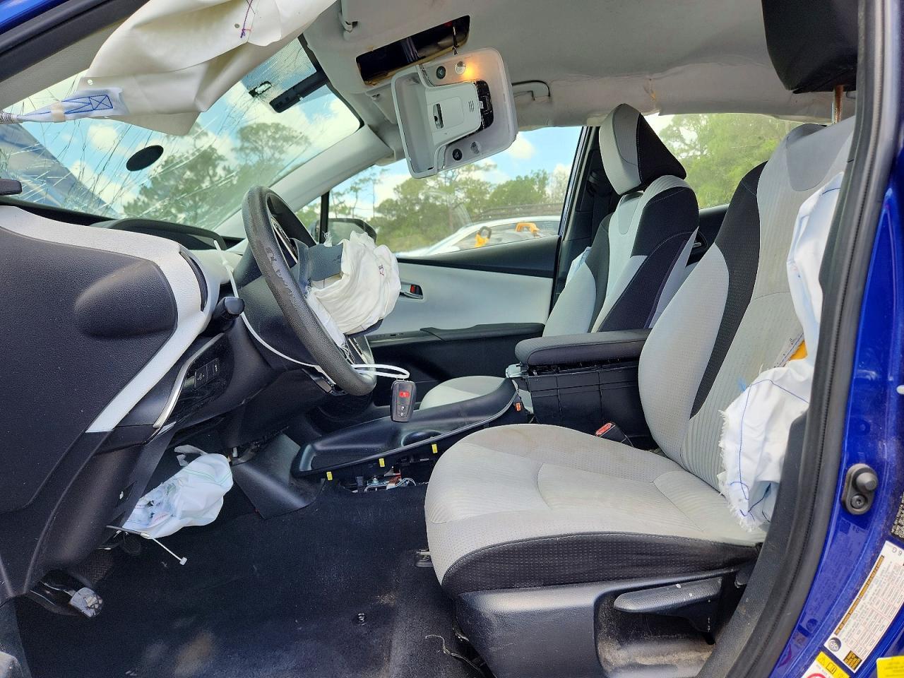 2016 TOYOTA PRIUS