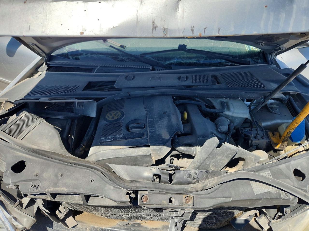 2004 VOLKSWAGEN Passat