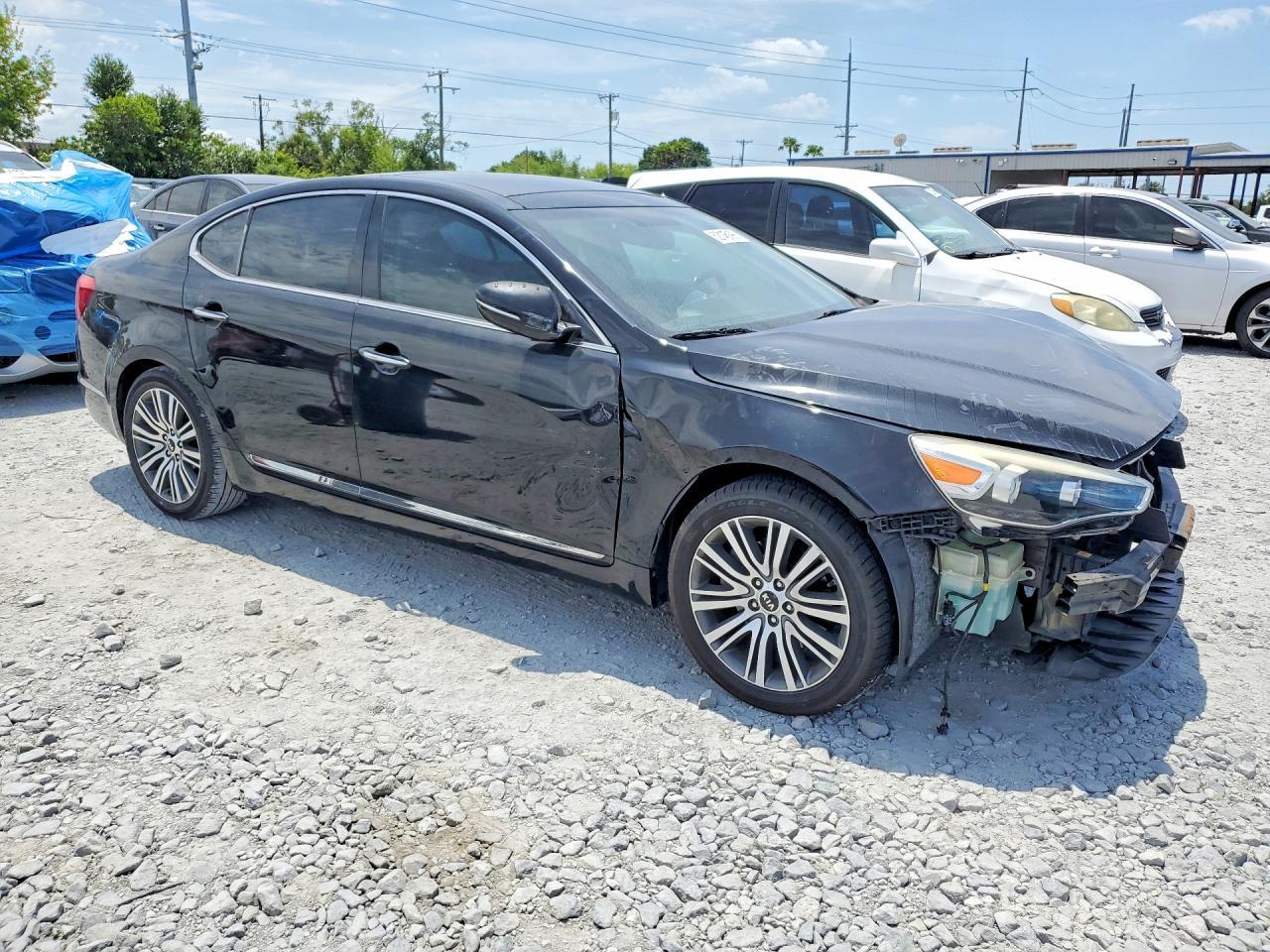 2016 KIA Cadenza