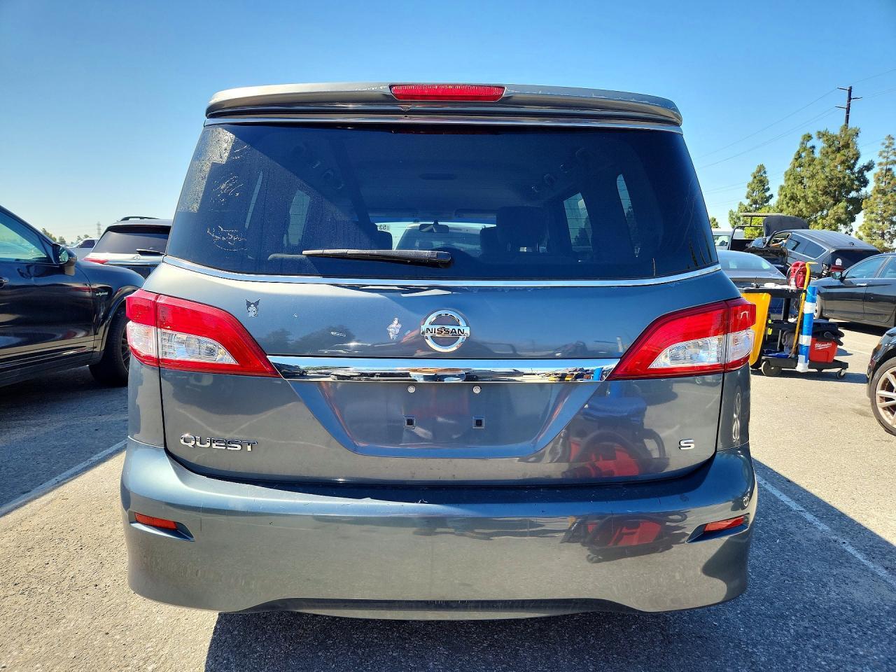 2012 NISSAN Quest