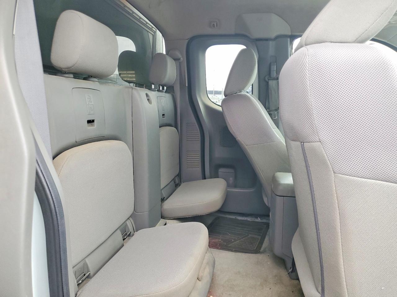 2016 NISSAN Frontier