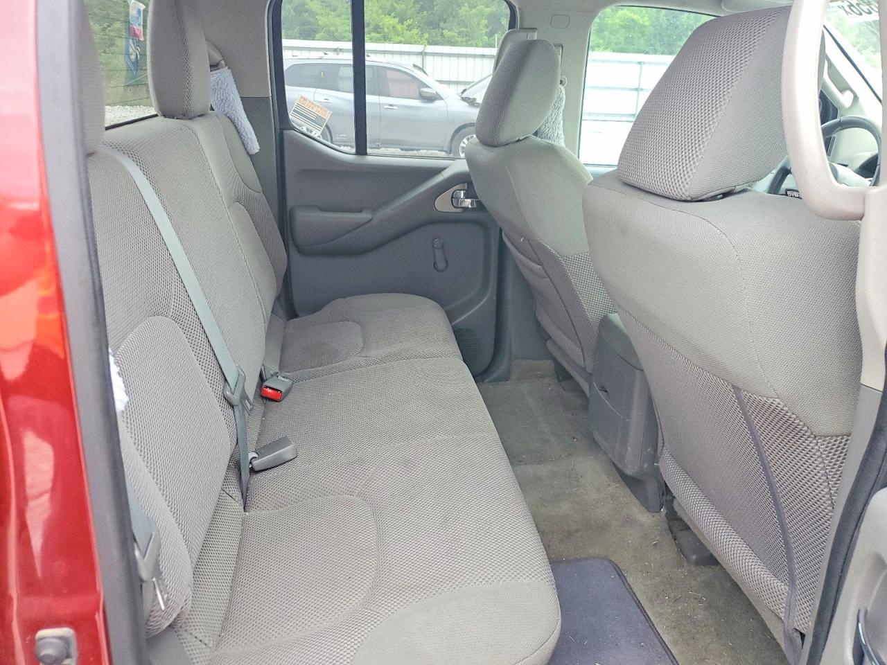 2016 NISSAN Frontier