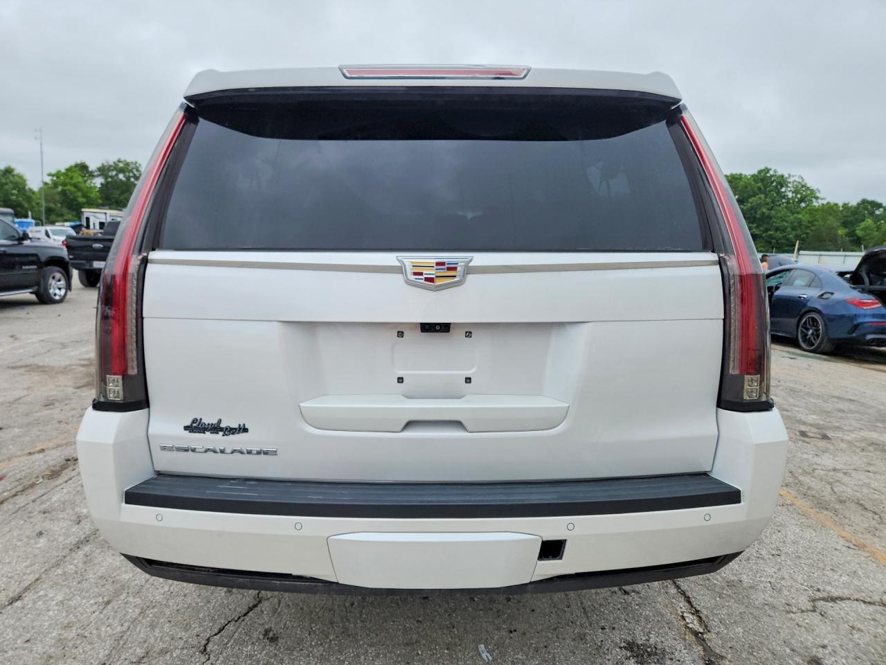 2017 CADILLAC Escalade ESV