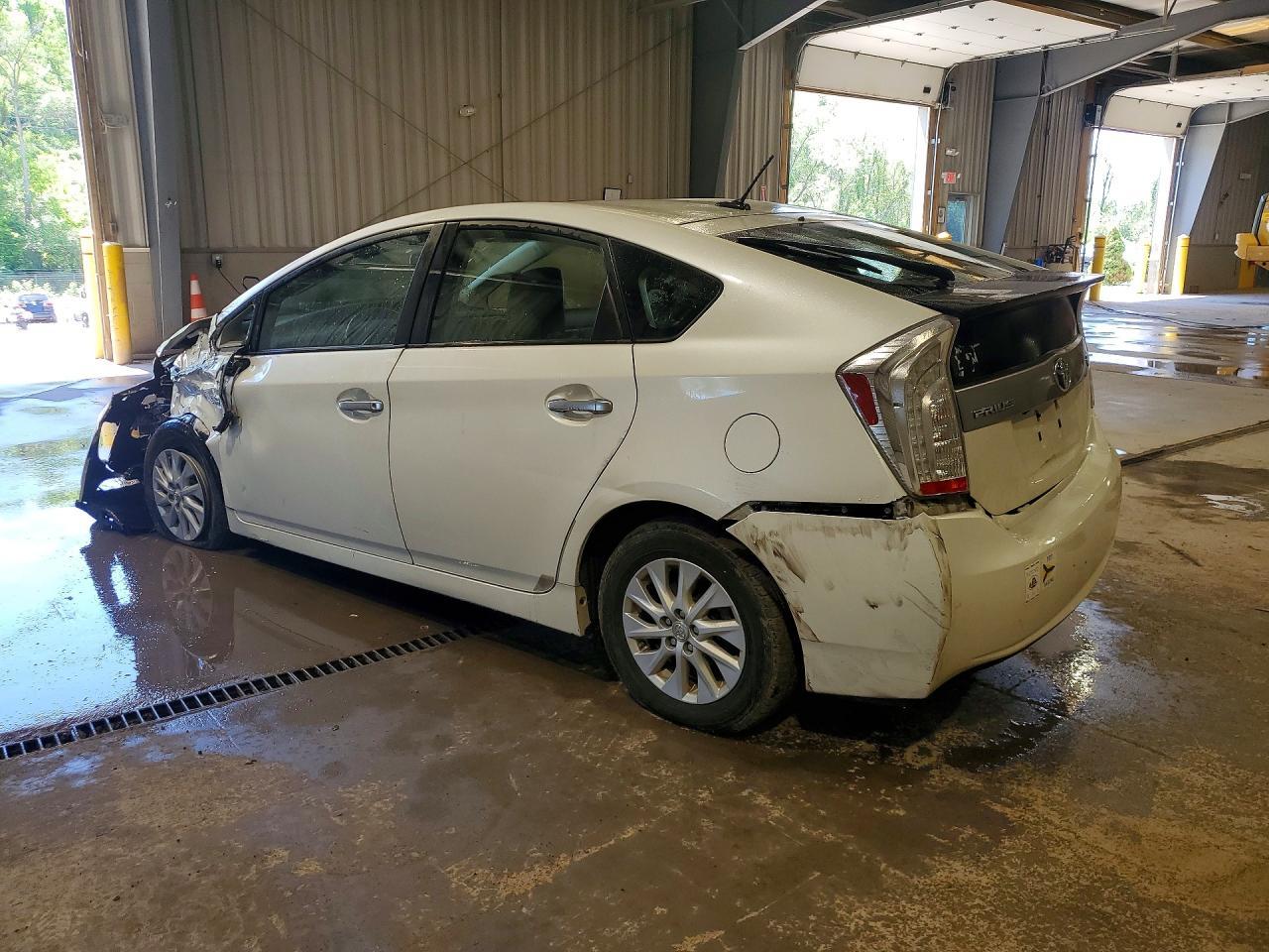 2012 TOYOTA Prius Plug-In
