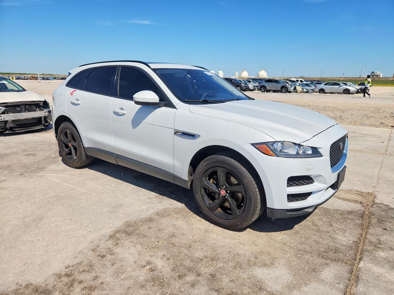 2017 JAGUAR F-Pace