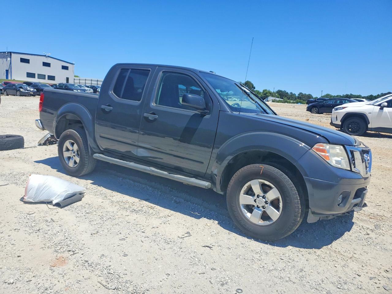 2013 NISSAN Frontier