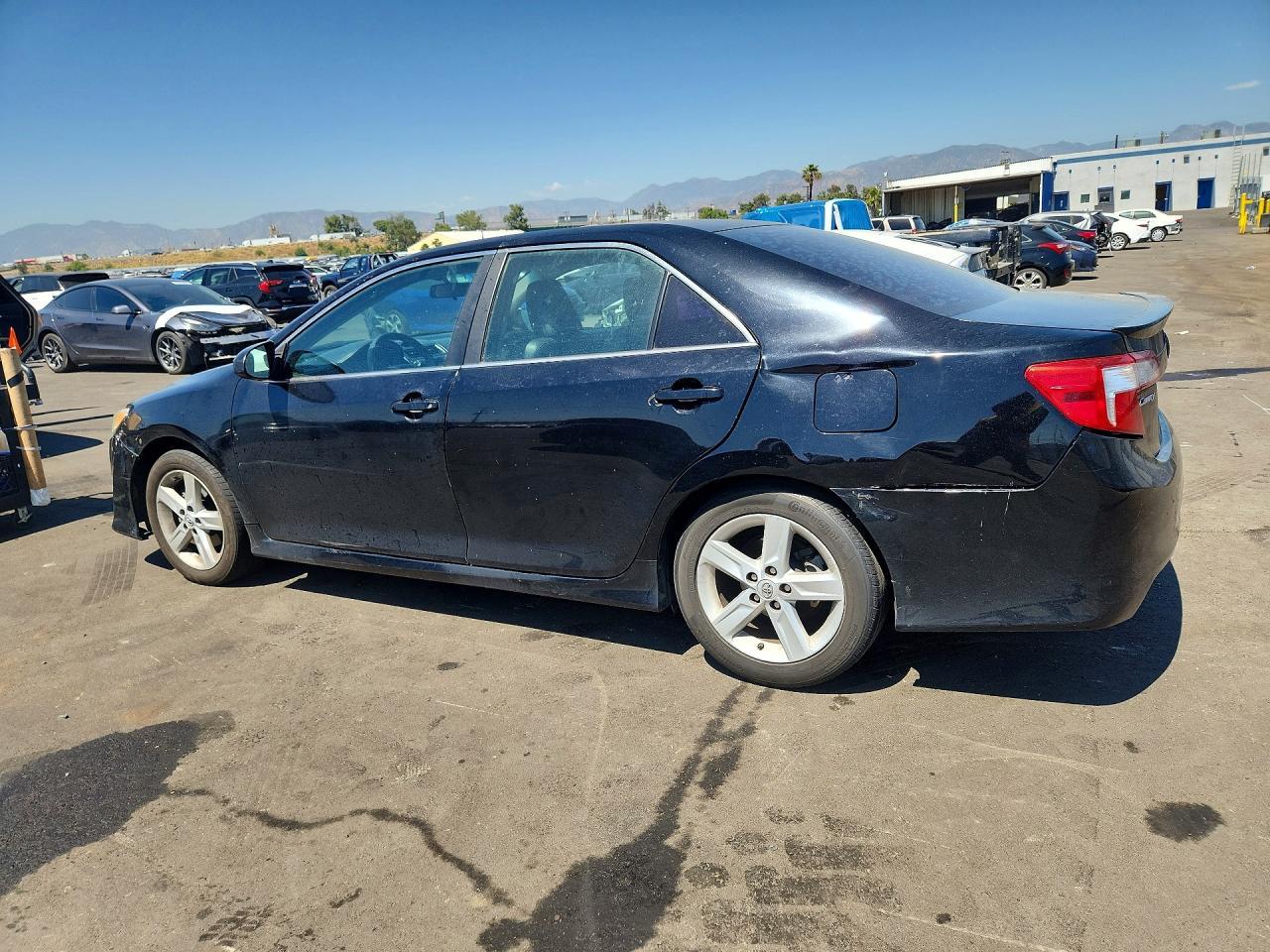 2014 TOYOTA CAMRY