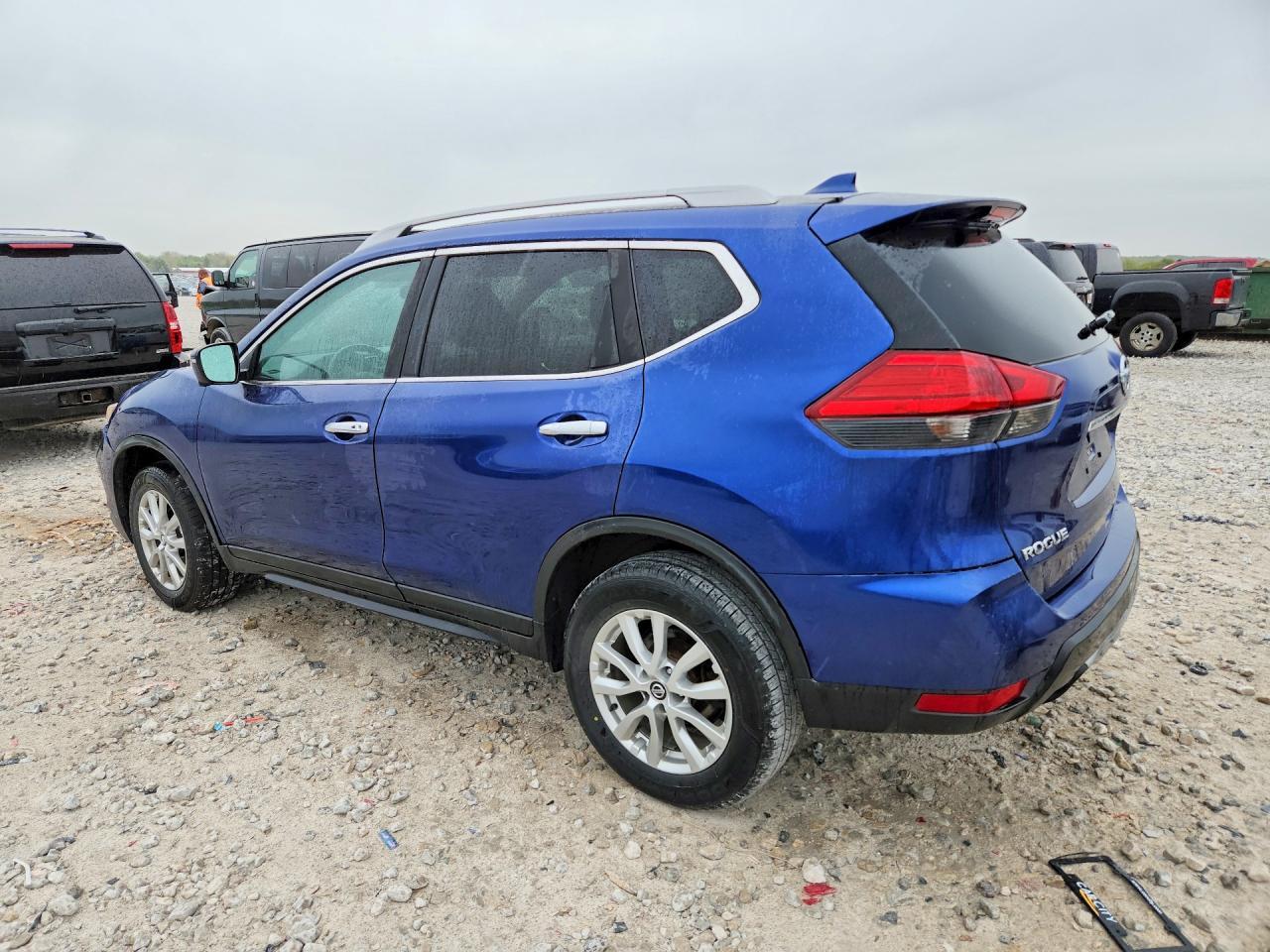 2017 NISSAN ROGUE