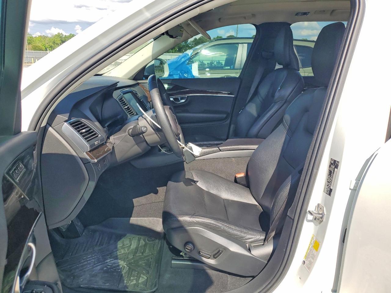 2019 VOLVO XC90