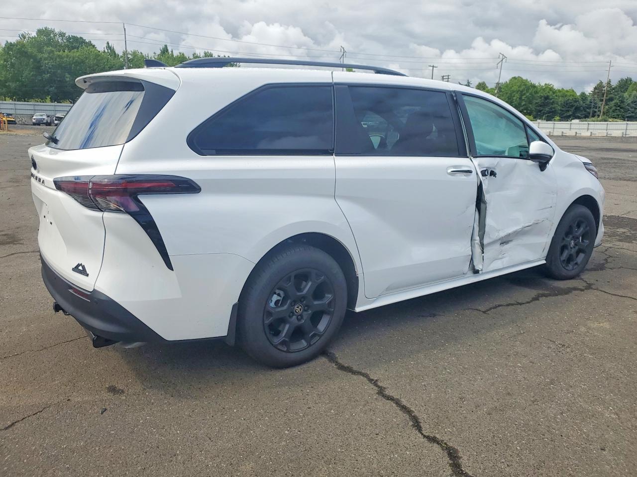 2026 TOYOTA SIENNA