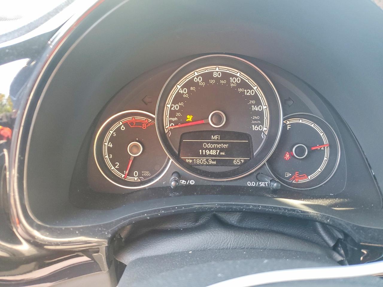 2017 VOLKSWAGEN Beetle