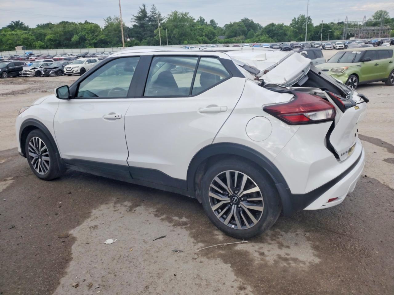 2024 NISSAN KICKS