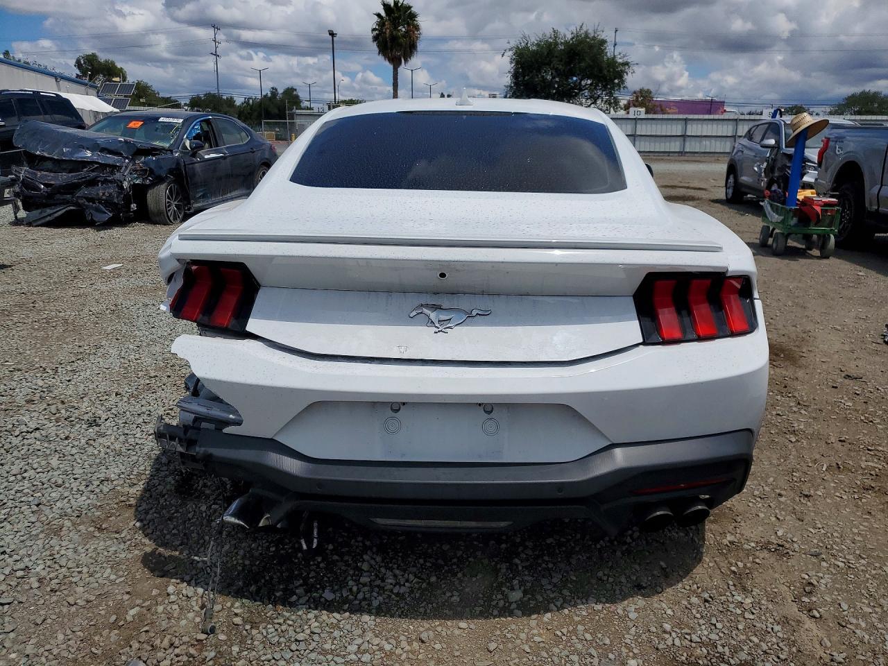 2024 FORD MUSTANG